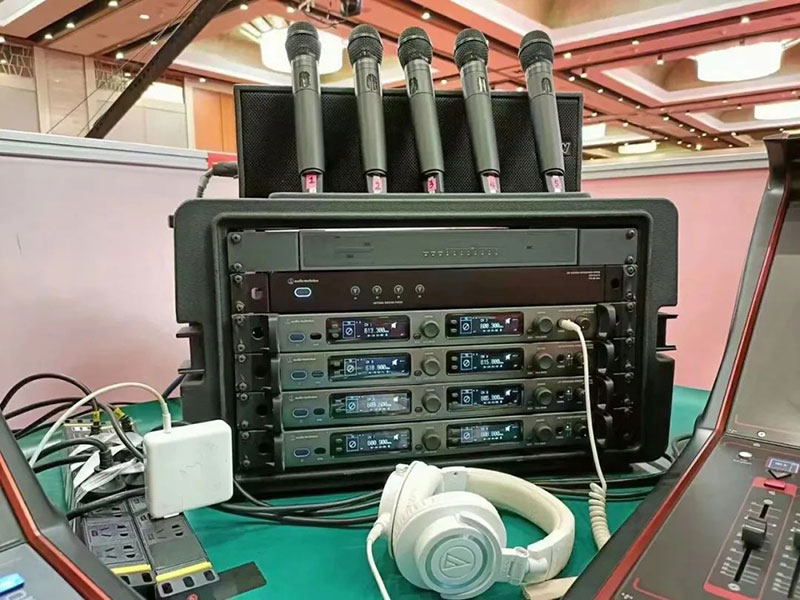 鐵三角5000系列無線系統(tǒng)設(shè)備照片2
